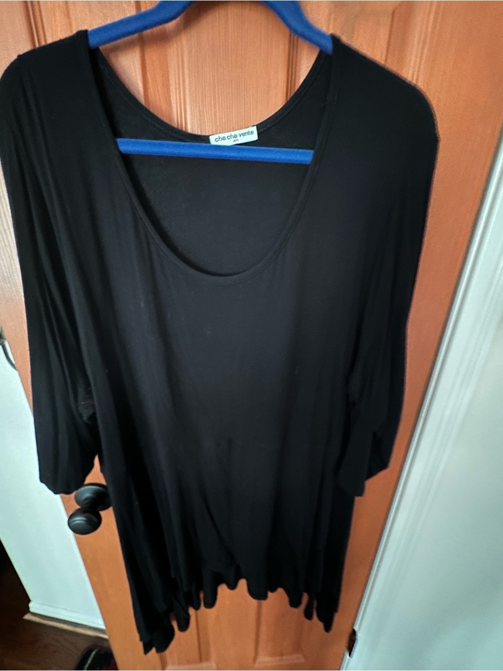 cha cha vente Black Scoop Neck Tunic Top